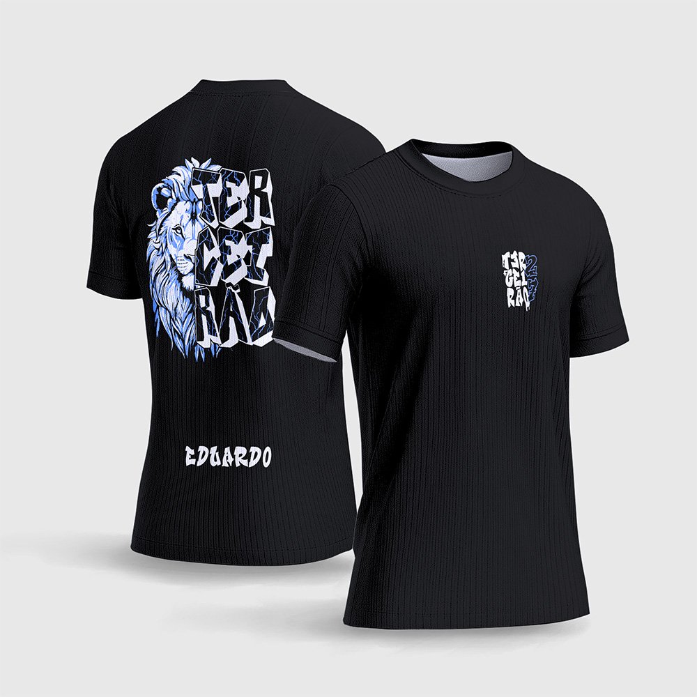 Arte Estampa Camisa terceirão Leão Azul.jpg apresenta o mockup de um fardamento escolar de formatura na cor preta com estampa frontal minimalista texturizada, e um grande grafismo traseiro no estilo streetwear combinando a ilustração detalhada de metade da face de um leão em tons de azul e branco, escrita Terceirão blocada em 3D com texturas de raios e o nome Eduardo do formando em sublimação total CorelDRAW.|Arte Vetor Camisa Terceirão Estilo Agronegócio.jpg apresenta o mockup de um fardamento escolar de formatura na cor preta com estampa frontal minimalista do Terceirão, e um grande grafismo traseiro no estilo sertanejo rústico combinando um crânio de touro longhorn, engrenagens mecânicas, plantação de milho em tons dourados, escrita Terceirão e o nome do formando em sublimação total CorelDRAW.